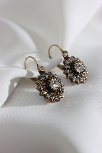 Beyaz Taş Detaylı Kadın Otantik Küpe