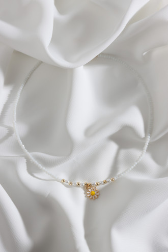 Beyaz Boncuklu Papatya Figür Çıtır Kolye