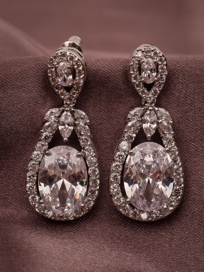Zircon Taşlı Sallantılı Gümüş Renk Abiye Küpe