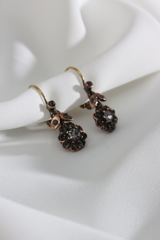 Siyah Taşlı Çiçek Figür Otantik Küpe