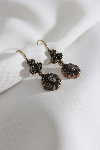 ANTRASİT TAŞ DETAYLI SALLANTILI ANTRASİT KADIN OTANTİK KÜPE