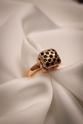 Siyah Zircon Taşlı Alttan Ayarlanabilir Rose Kare Yüzük