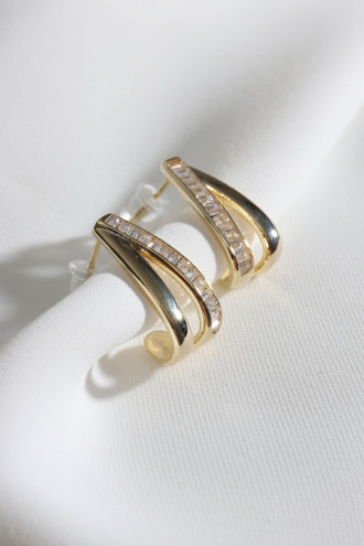 Gold Renk Baget Taşlı Oval Küpe Gold Renk Baget Taşlı Oval Küpe