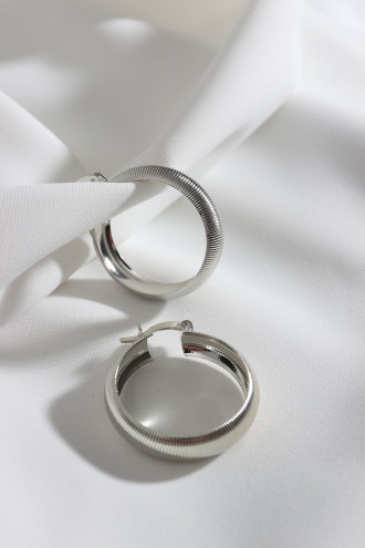 Orta Boy Desenli Gümüş Renk Halka Küpe