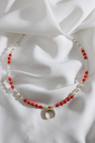 Zircon Taşlı İnci Detay Kırmızı Ay Kolye