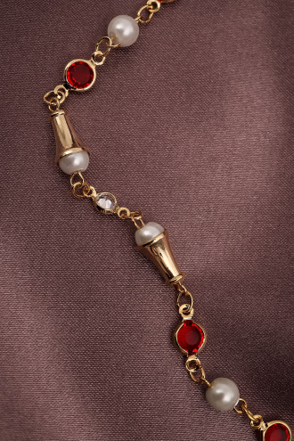 Küçük Kırmızı Taş Detaylı Incili Kolye