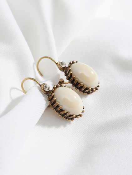 Krem Rengi Oval Otantik Küpe