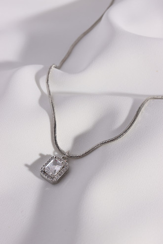 Gümüş Renk Yılan Zincirli Tek Taş Kolye