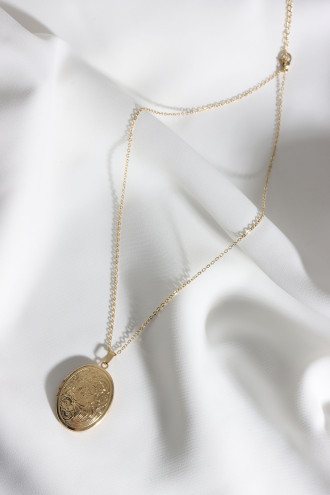 Çiçek Desenli Kapaklı Gold Renk Çelik Kolye Çiçek Desenli Kapaklı Gold Renk Çelik Kolye