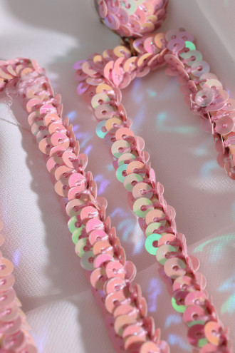 Pullu Dikdörtgen Pembe Küpe