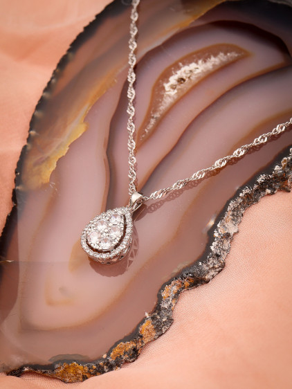 Zircon Taşlı Damla Model Gümüş Renk Kolye