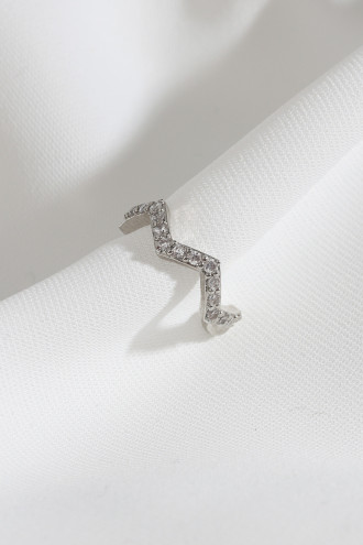 Asimetrik Taşlı Sıkıştırmalı Tek Gümüş Renk Kıkırdak Küpe