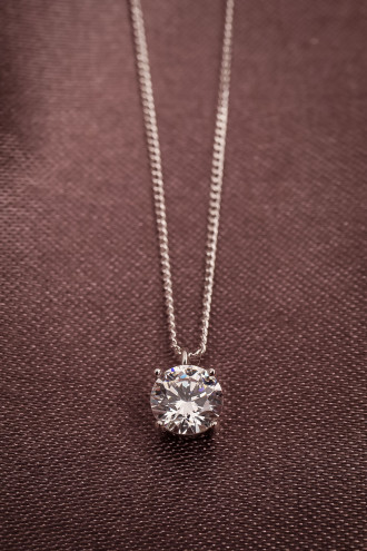 Büyük Teş Taş Gümüş Renk Kolye