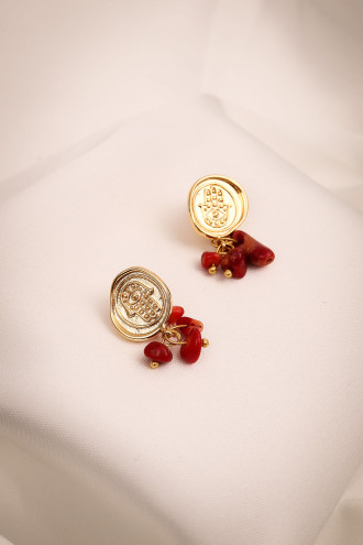 Kırmızı Doğal Taş Sallantılı Fatma Ana Eli Gold Renk Küpe