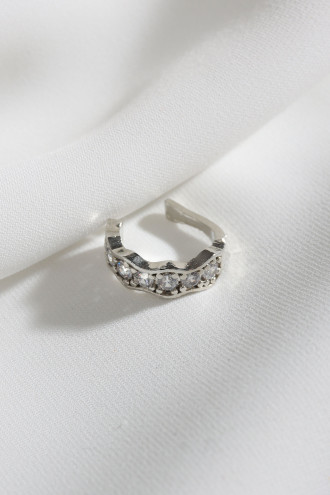 Taşlı Sıkıştırmalı Tek Gümüş Renk Kıkırdak Küpe