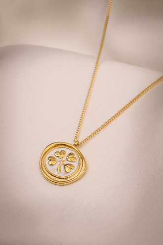 Beyaz Mineli Yonca Figür Gold Renk Kolye
