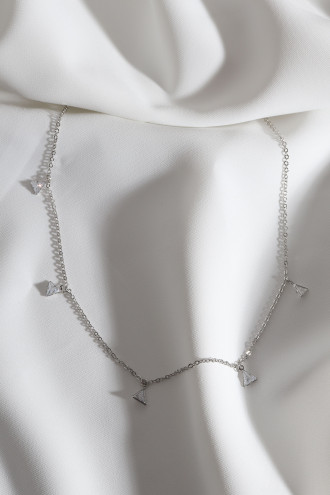 Sıralı Üçgen Taşlı Gümüş Renk Kolye