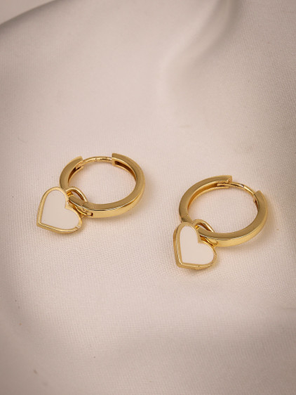 Beyaz Mineli Kalp Charm Gold Renk Halka Küpe Beyaz Mineli Kalp Charm Gold Renk Halka Küpe
