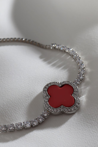 Kırmızı Mineli Yonca Asansörlü Gümüş Renk Bileklik