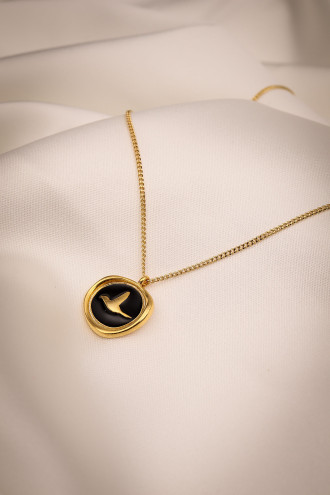 Siyah Mineli Kuş Figürlü Gold Renk Kolye