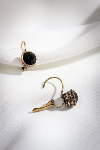 Beyaz Siyah Taşlı Otantik Küpe