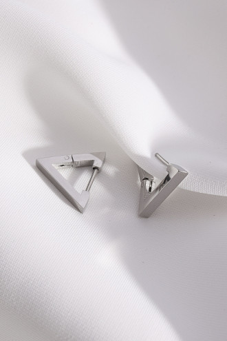 Çelik Üçgen Küçük Gümüş Renk Küpe