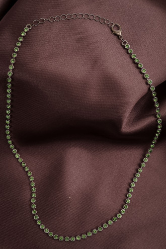 Yeşil Taşlı Tam Tur Gümüş Renk Kısa Kolye