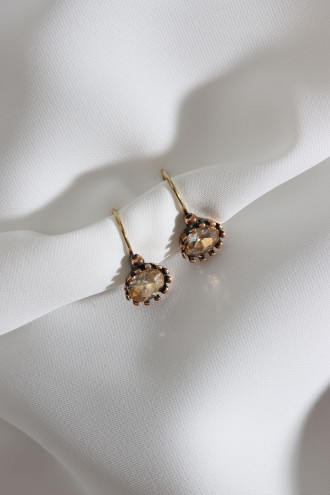 Oval Bal Rengi Taşlı Otantik Küpe