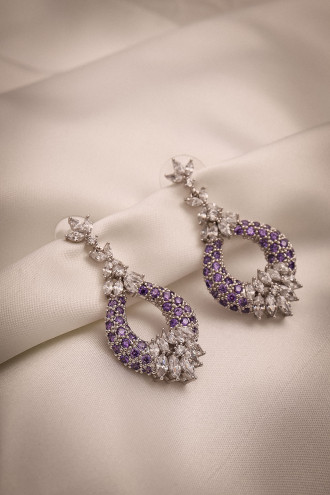 Gümüş Renk Mor Zircon Taşlı Sallantılı Abiye Küpe