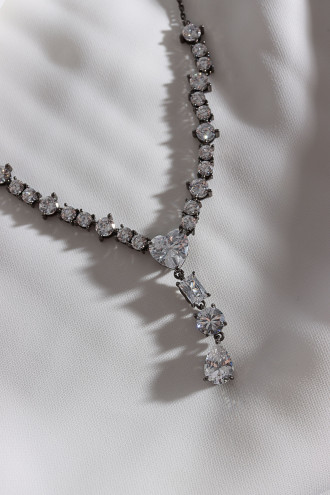 Antrasit Renk Beyaz Zircon Taşlı Abiye Kolye