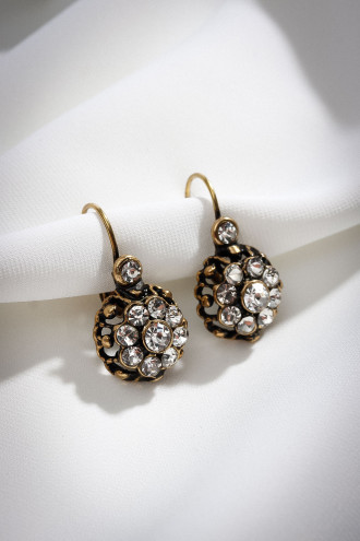 Beyaz Taşlı Küçük Çiçek Otantik Küpe