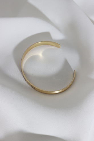 All You Need Is Love Yazılı Gold Renk Kararmaz Vip Bileklik