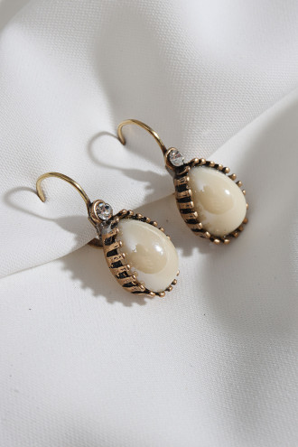 Büyük Boy Krem Rengi Taşlı Damla Otantik Küpe