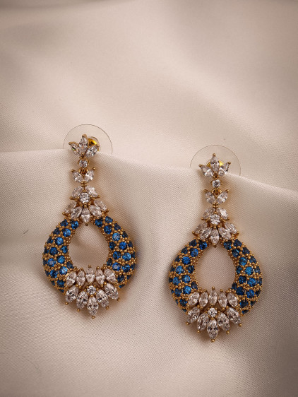 Gold Renk Mavi Zircon Taşlı Sallantılı Abiye Küpe