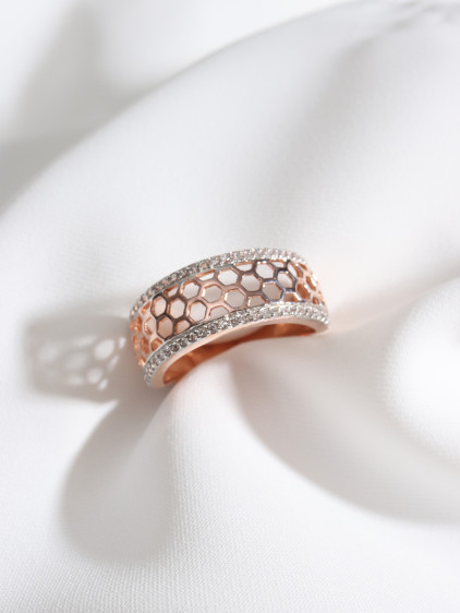 Rose Zircon Taşlı Yüzük Rose Zircon Taşlı Yüzük
