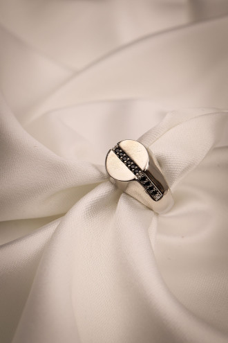 Siyah Taşlı Alttan Ayarlanabilir Gümüş Renk Yüzük