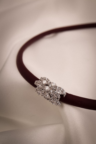 Bordo Yumuşak Deri Gümüş Renk Zircon Taşlı Choker