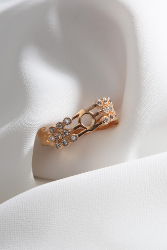 Zircon İşlemeli Gold Renk Yüzük Zircon İşlemeli Gold Renk Yüzük