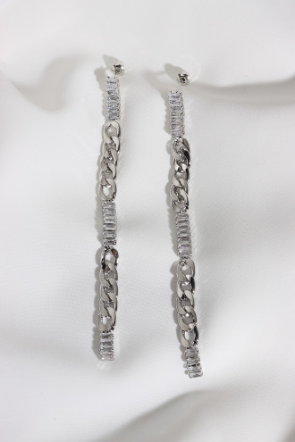 Zincir Sallantılı Gümüş Renk Abiye Küpe Zincir Sallantılı Gümüş Renk Abiye Küpe