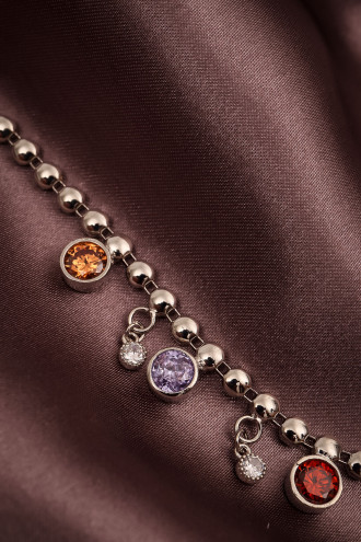 Renkli Sıra Taşlı Gümüş Renk Kolye