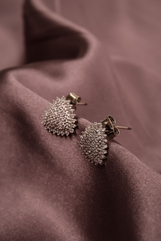 Zircon Taşlı Üçgen Gümüş Renk Küpe