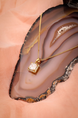 Kare Taşlı Tek Taş Gümüş Renk Kolye