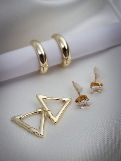 3'Lü Üçgen Model Gold Renk Halka Küpe 3'Lü Üçgen Model Gold Renk Halka Küpe