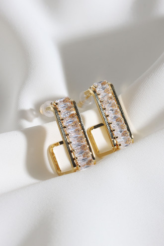 Baget Taşlı Gold Renk Dikdörtgen Abiye Küpe Baget Taşlı Gold Renk Dikdörtgen Abiye Küpe