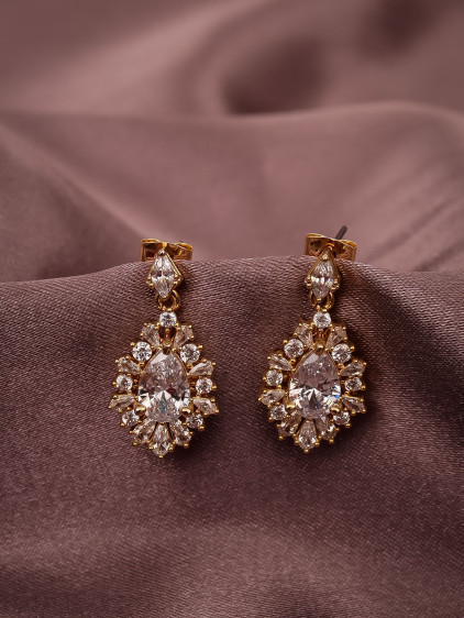 Zircon Taşlı Sallantılı Gold Renk Abiye Küpe
