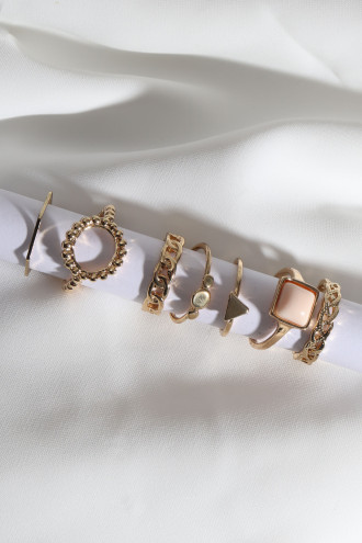 7 Adet Gold Renk Çoklu Yüzük Seti 7 Adet Gold Renk Çoklu Yüzük Seti