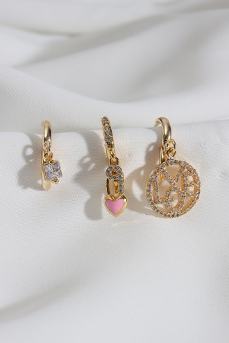 Love Yazılı 3'Lü Gold Renk Küpe Love Yazılı 3'Lü Gold Renk Küpe