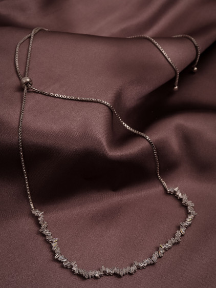 Zircon Taşlı Asansörlü Gümüş Renk Süzme Kolye Zircon Taşlı Asansörlü Gümüş Renk Süzme Kolye