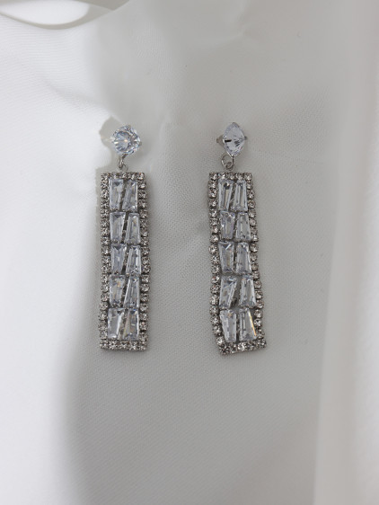 Zircon Abiye Gümüş Renk Küpe Zircon Abiye Gümüş Renk Küpe