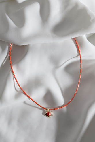 Turuncu Boncuklu Kırmızı Mineli Balık Figür Kolye